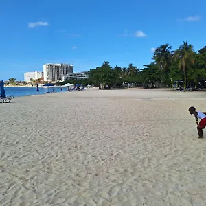  Apartment Modern Penthouse @ Sandcastles Jamaica